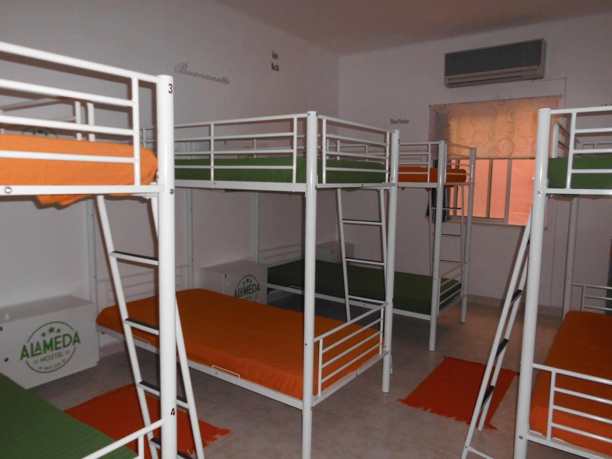 Alameda Hostel Portimao Luaran gambar